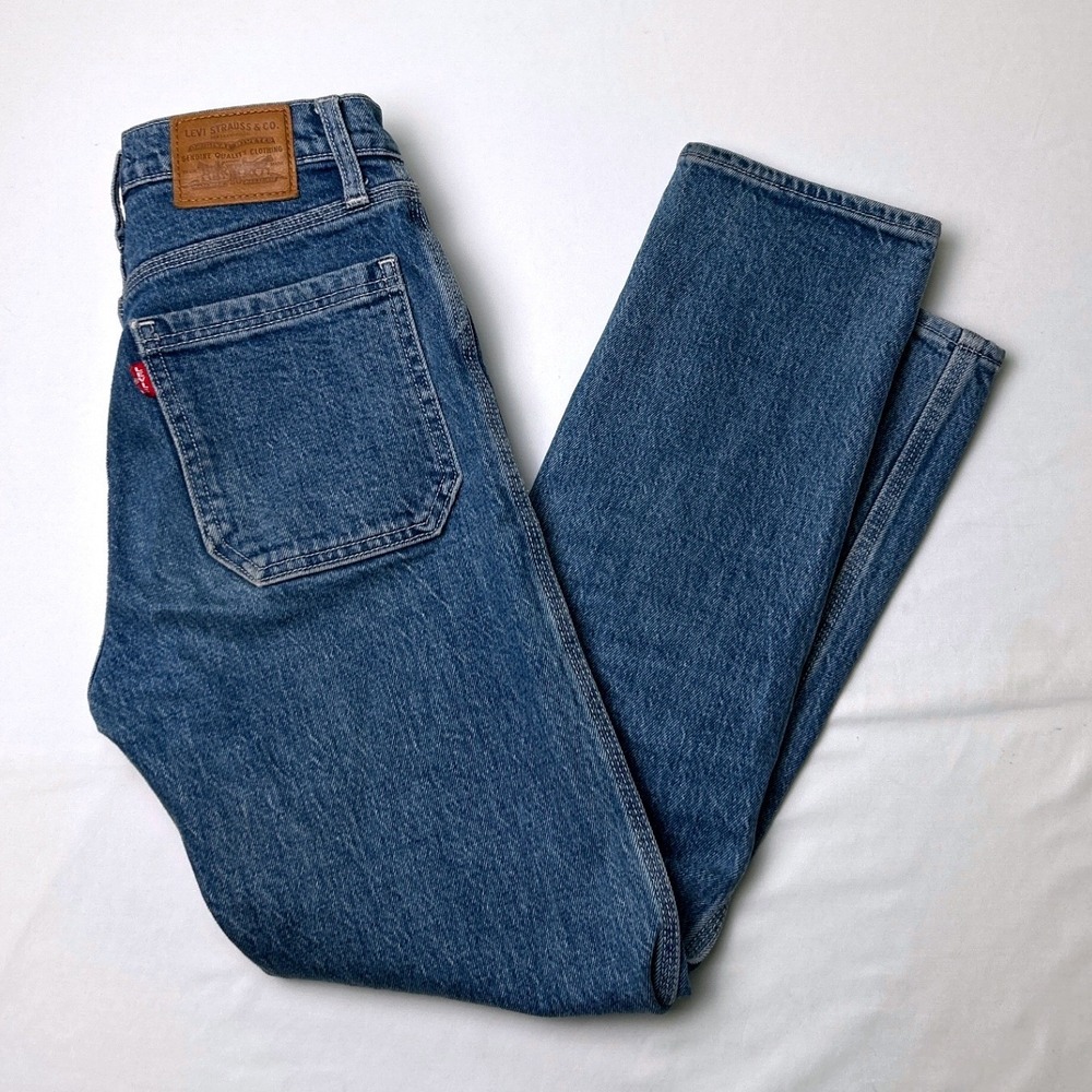Levis Womens Wedgie Straight High Rise Button Fly Jeans Size 0/24 Medium Blue